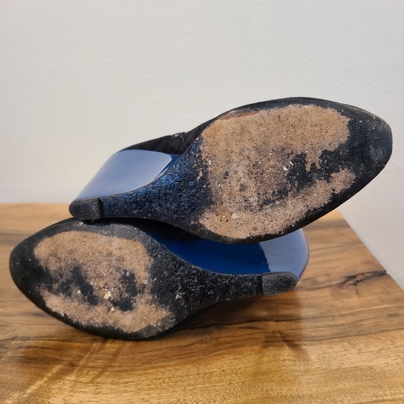Pour la Victoire Ravel Suede Black & Blue Wedge Booties - Picture 14 of 15